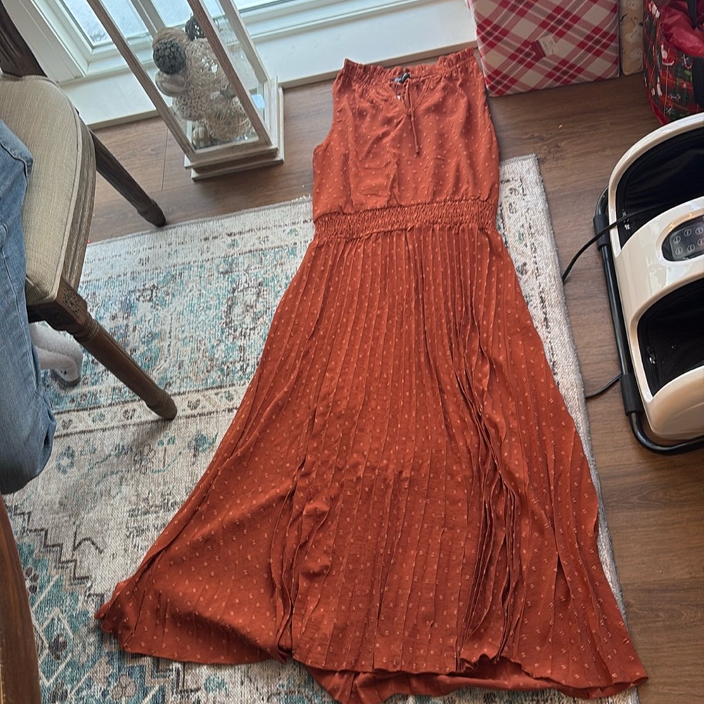 Pretty garden chic burnt orange sleeveless dress